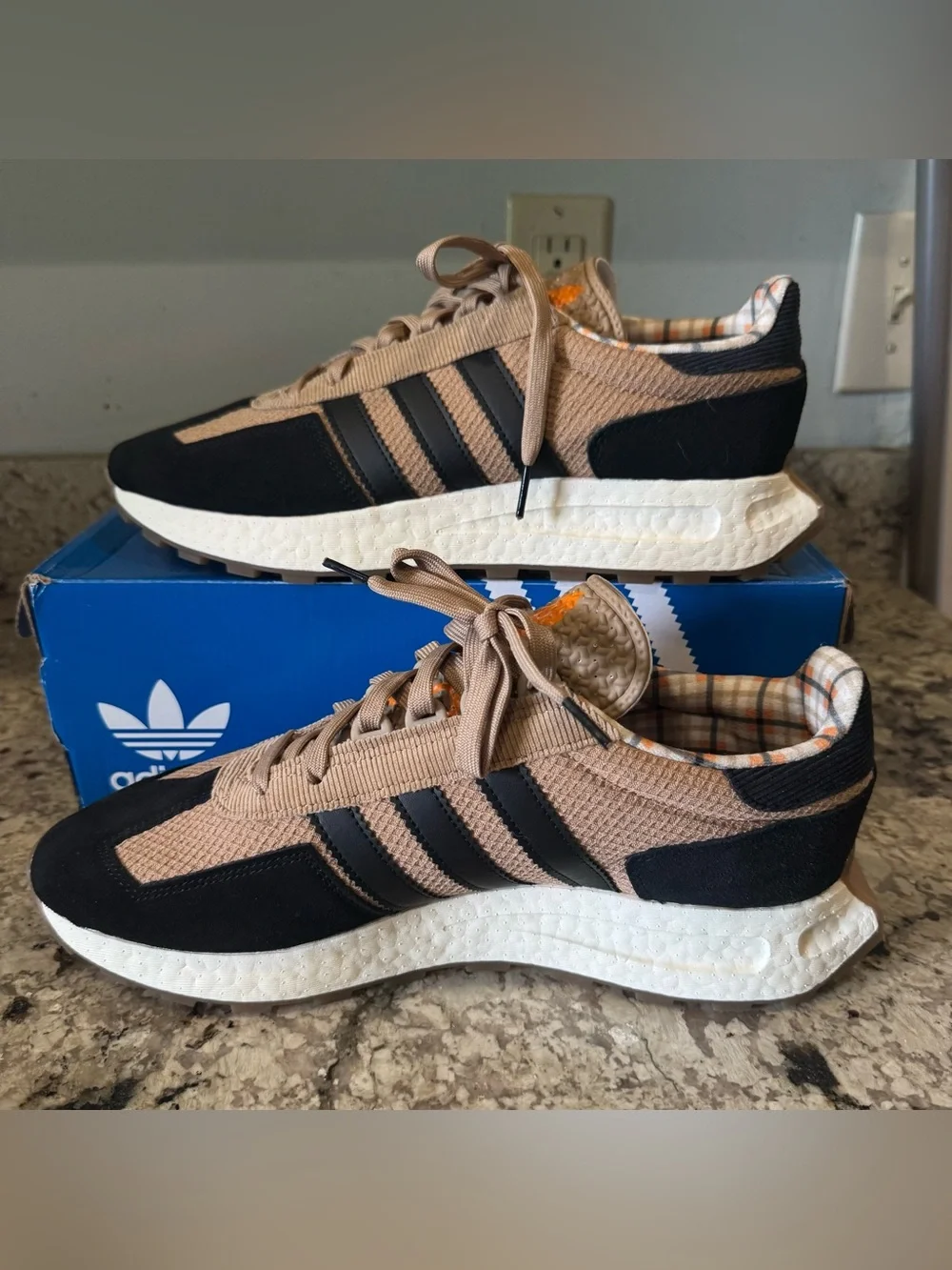 Adidas Originals RETROPY E5 Men’s Size 12 Black Tan Orange Running Shoes EUC